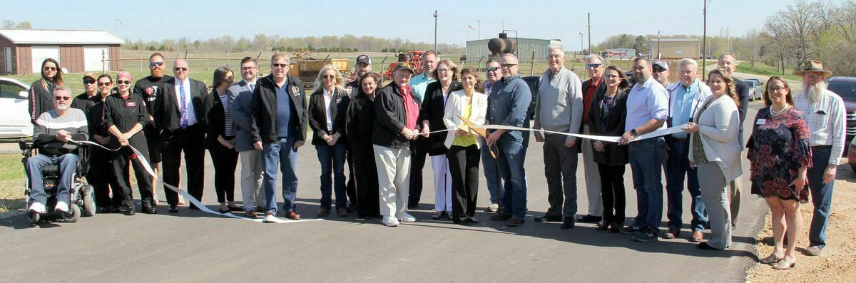 WASHINGTON COUNTY AIRPORT HELD RIBBON CUTTING FOR NEW ENTRY