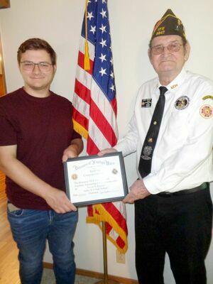 Each year Bismarck VFW Post 6947 and Auxiliary awards a Scholarship to Mineral Area College. Shown on left is this year’s Valley R-6 recipient Trevin Rhyneer. Presenting the Award is Trevin’s Grandfather Larry Nipper. Larry is a Life Member of Bismarck VFW Post 6947 and a member of the Post’s Military Honors Team.                                                                   (Submitted Photo)
